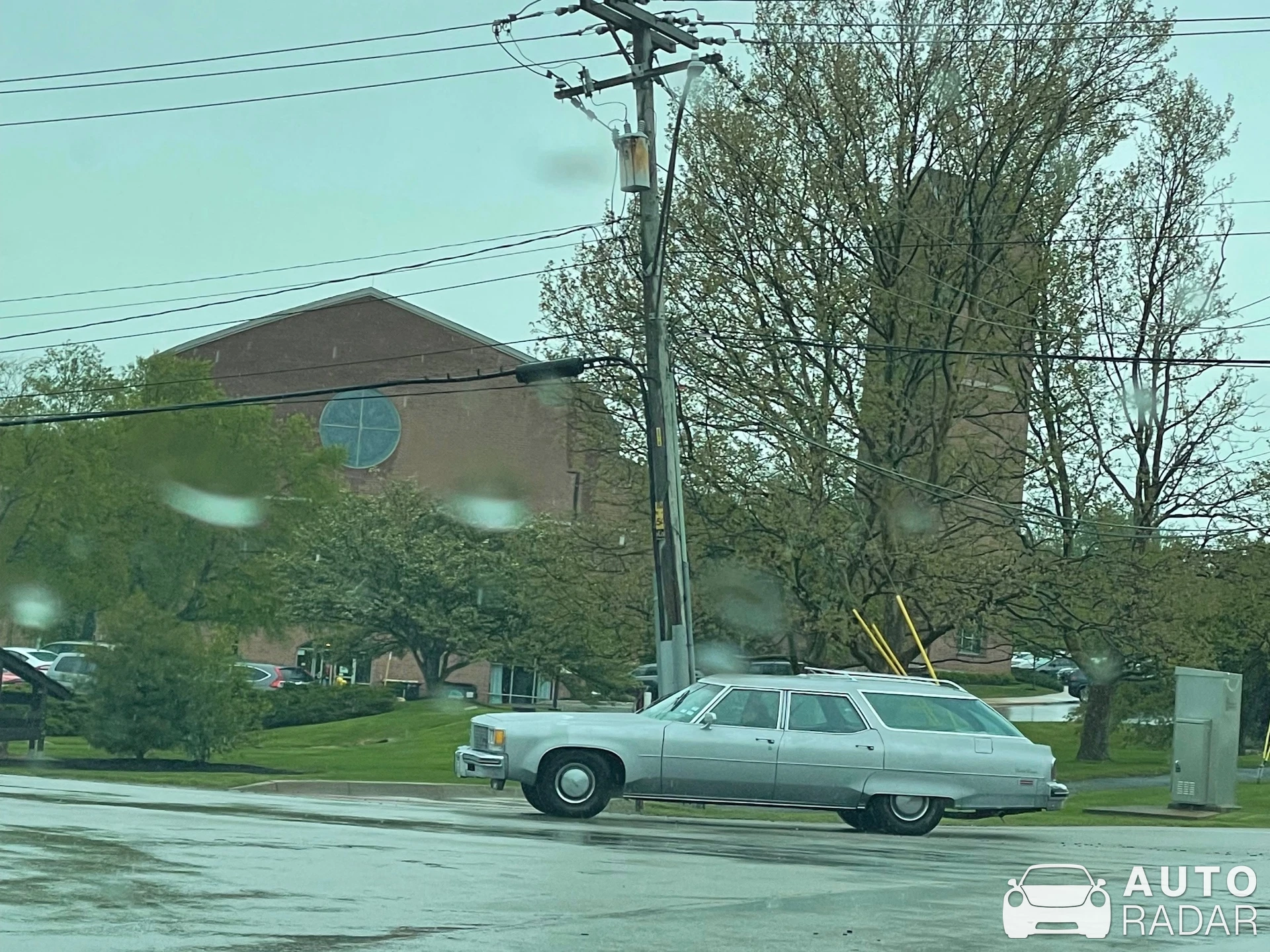 Oldsmobile Cruiser Custom spotted in Homer Glen