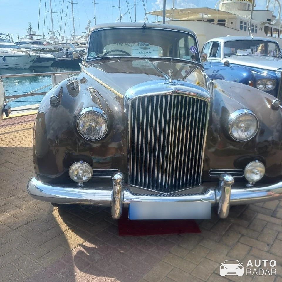 Bentley S1 spotted in Athina, Greece