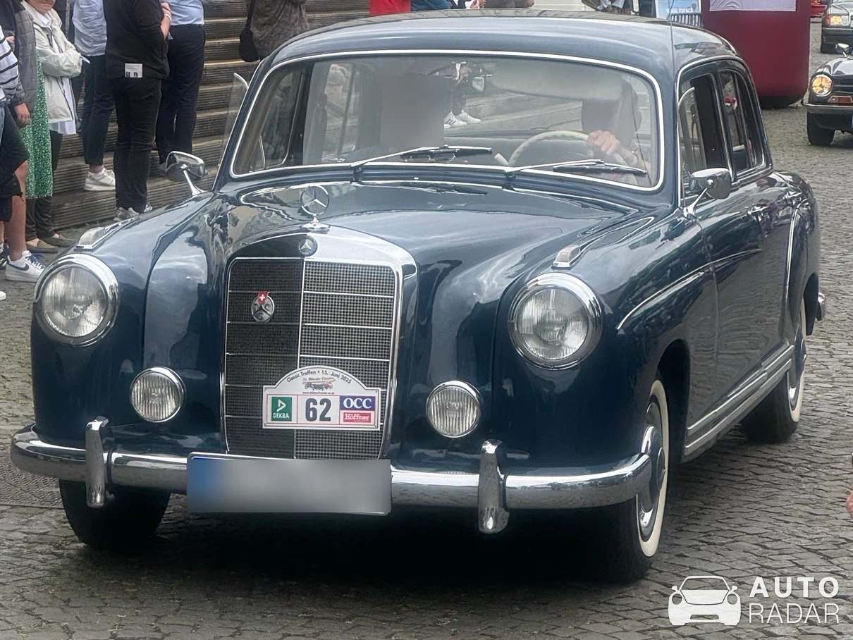 Mercedes-Benz W180 220S spotted in Münster