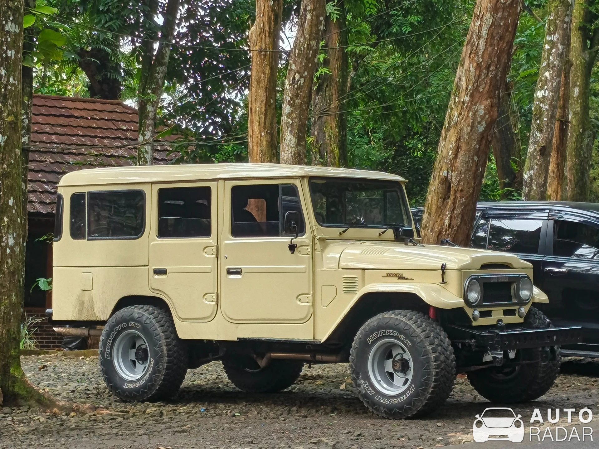 Toyota Land Cruiser FJ40 spotted in Bantul
