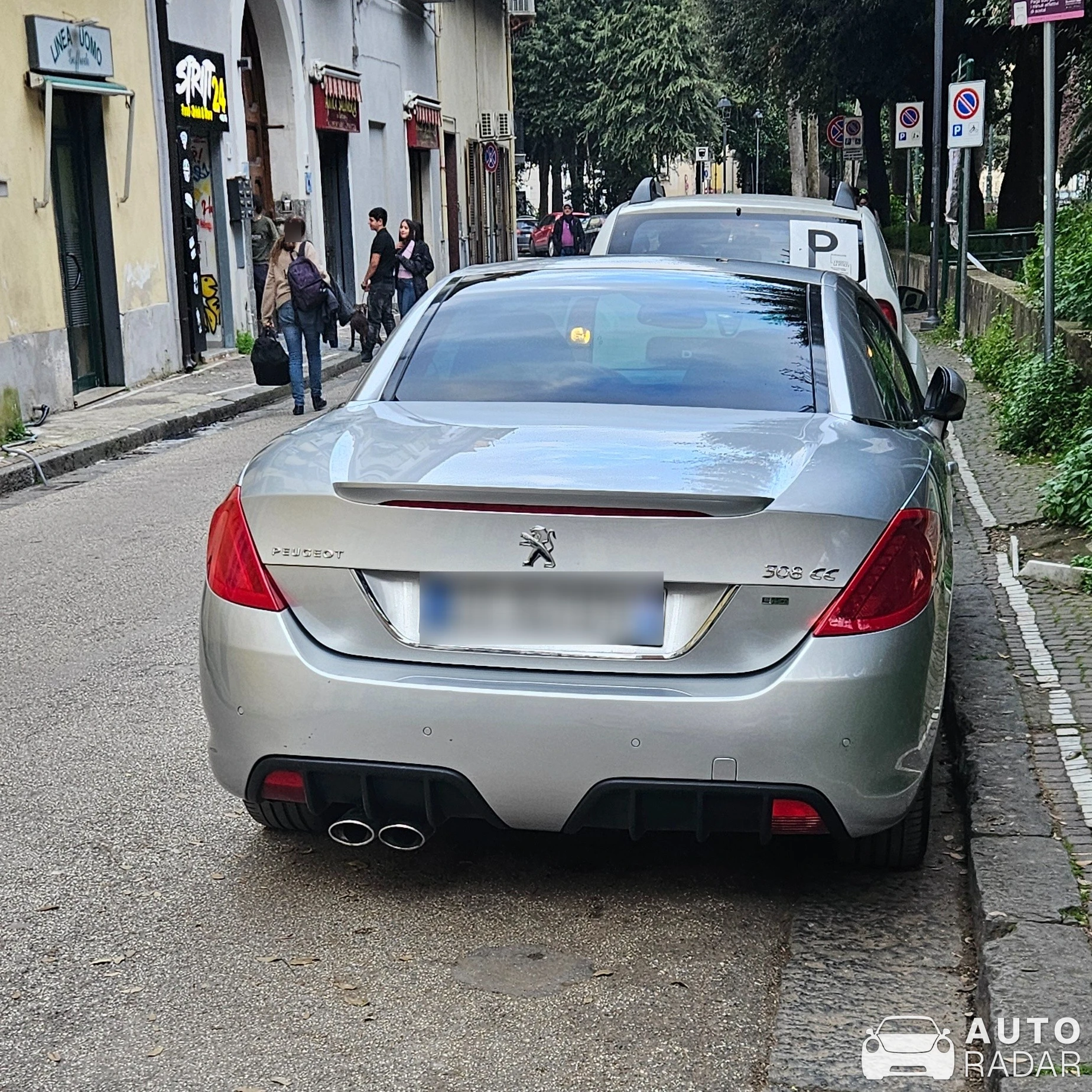 Peugeot 308 CC spotted in Caserta