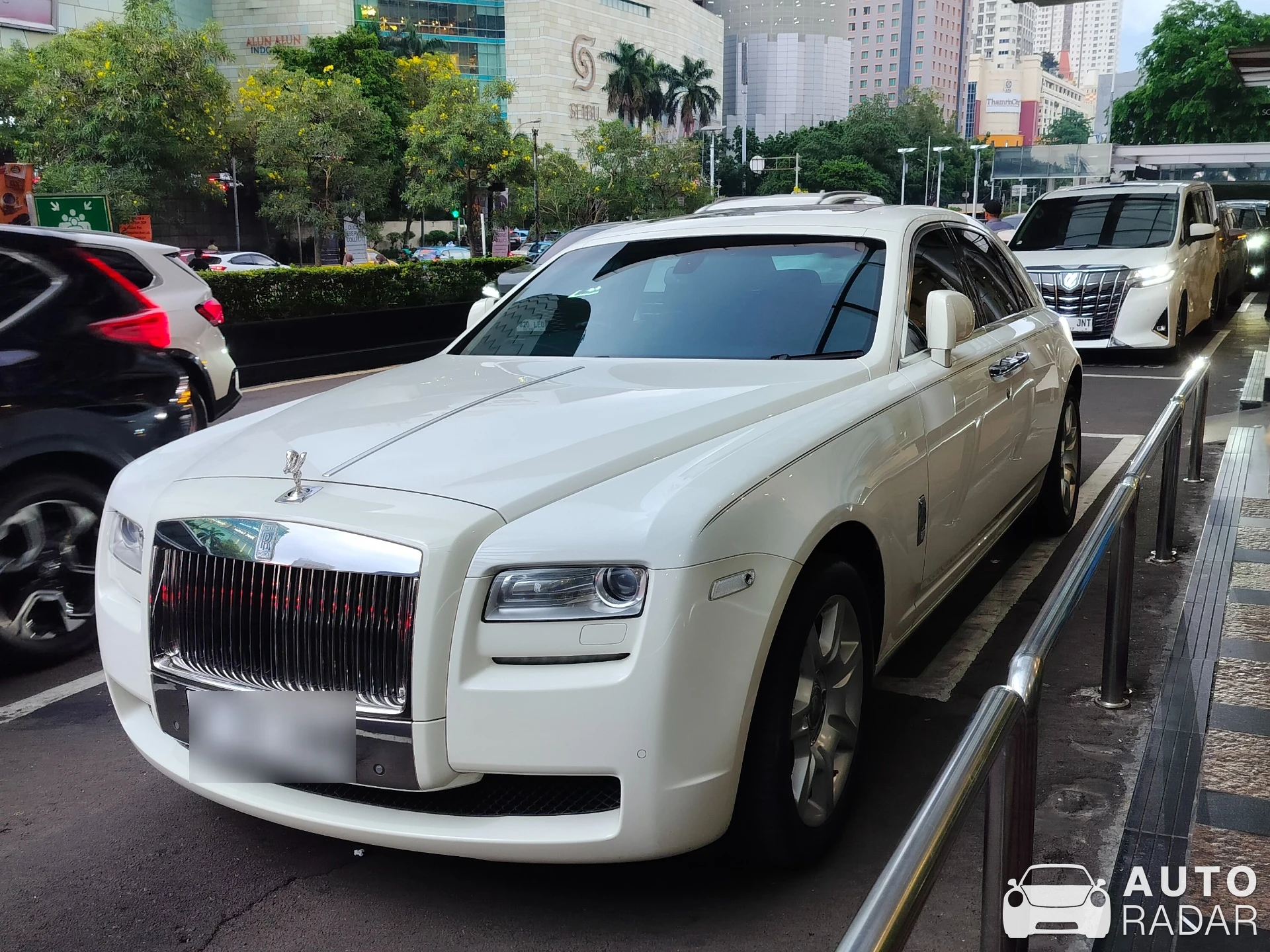 Rolls-Royce Ghost spotted in Kota Jakarta Pusat, Indonesia