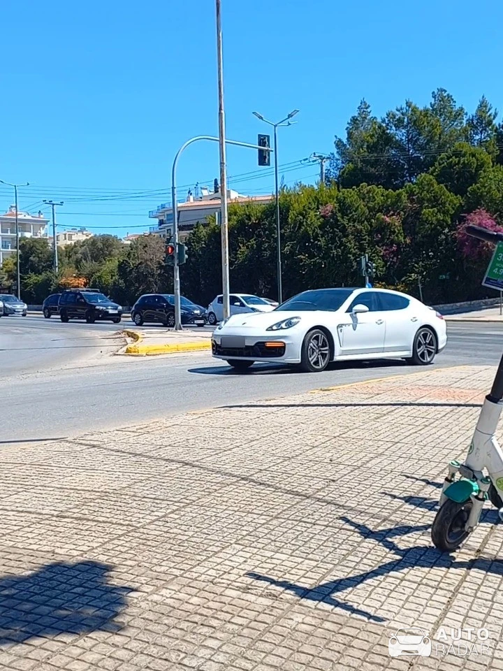 Porsche 970 Panamera S spotted in Voula, Greece