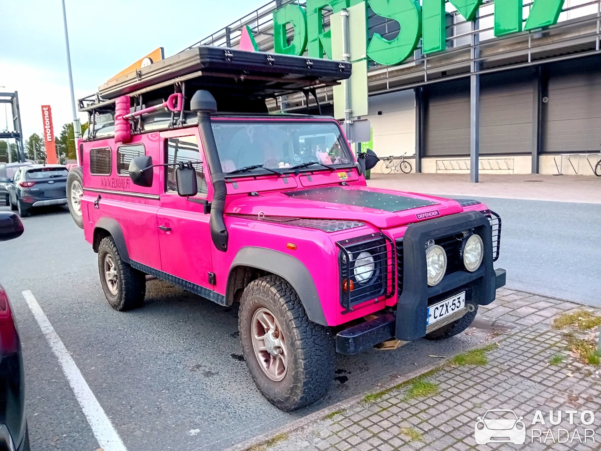 Land Rover Defender spotted in Hämeenlinna