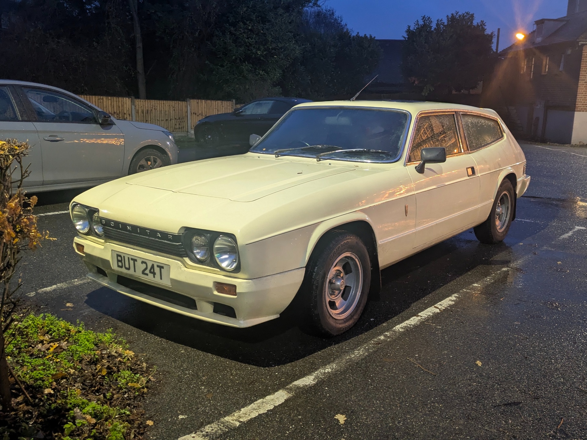 Reliant Scimitar GTE SE6