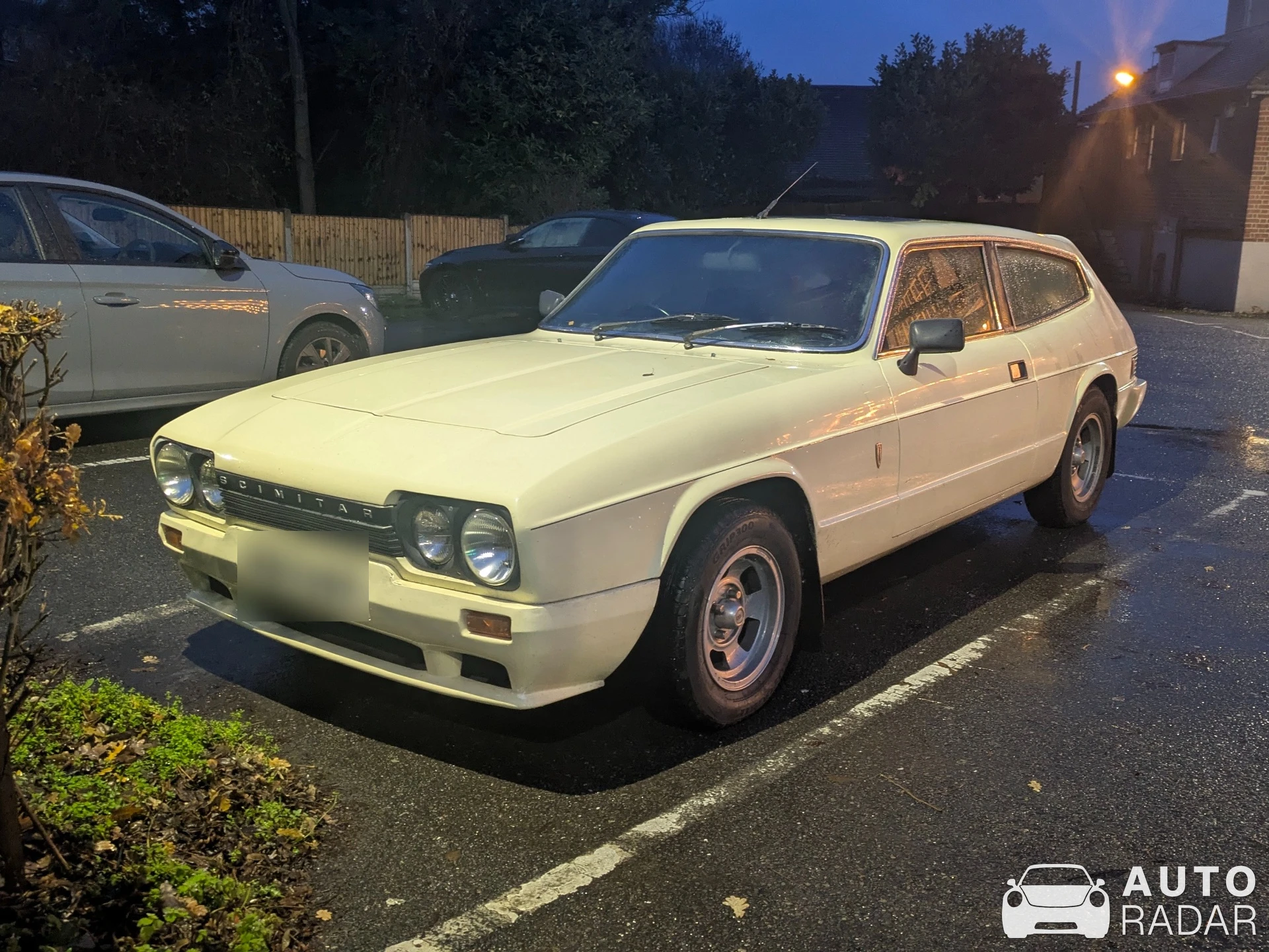 Reliant Scimitar GTE SE6 spotted in Enfield