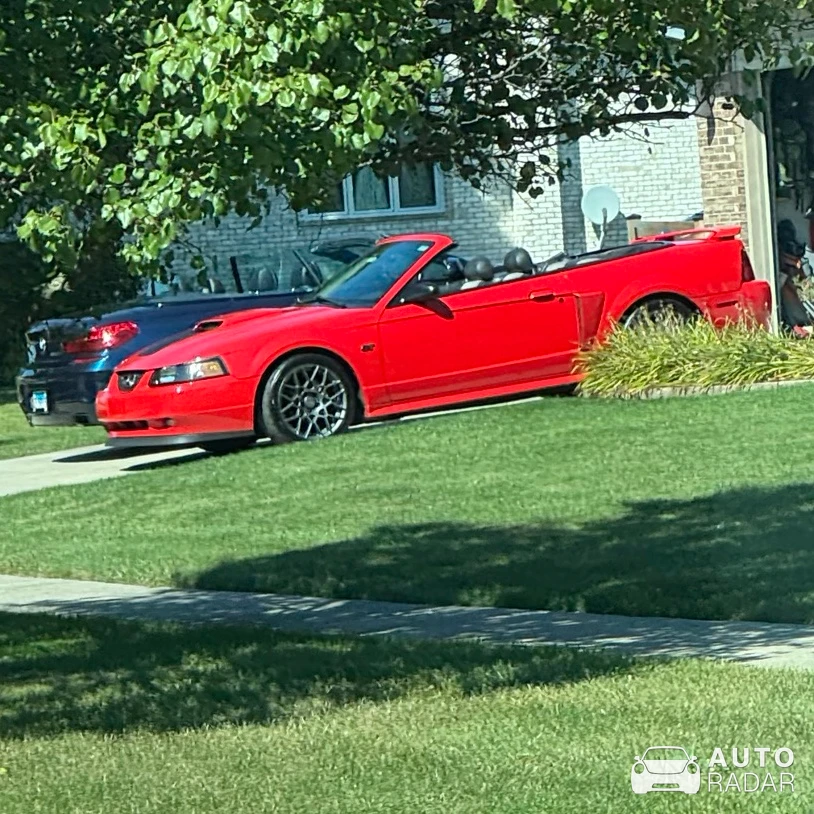 Ford Mustang GT Convertible 2010 spotted in Homer Glen
