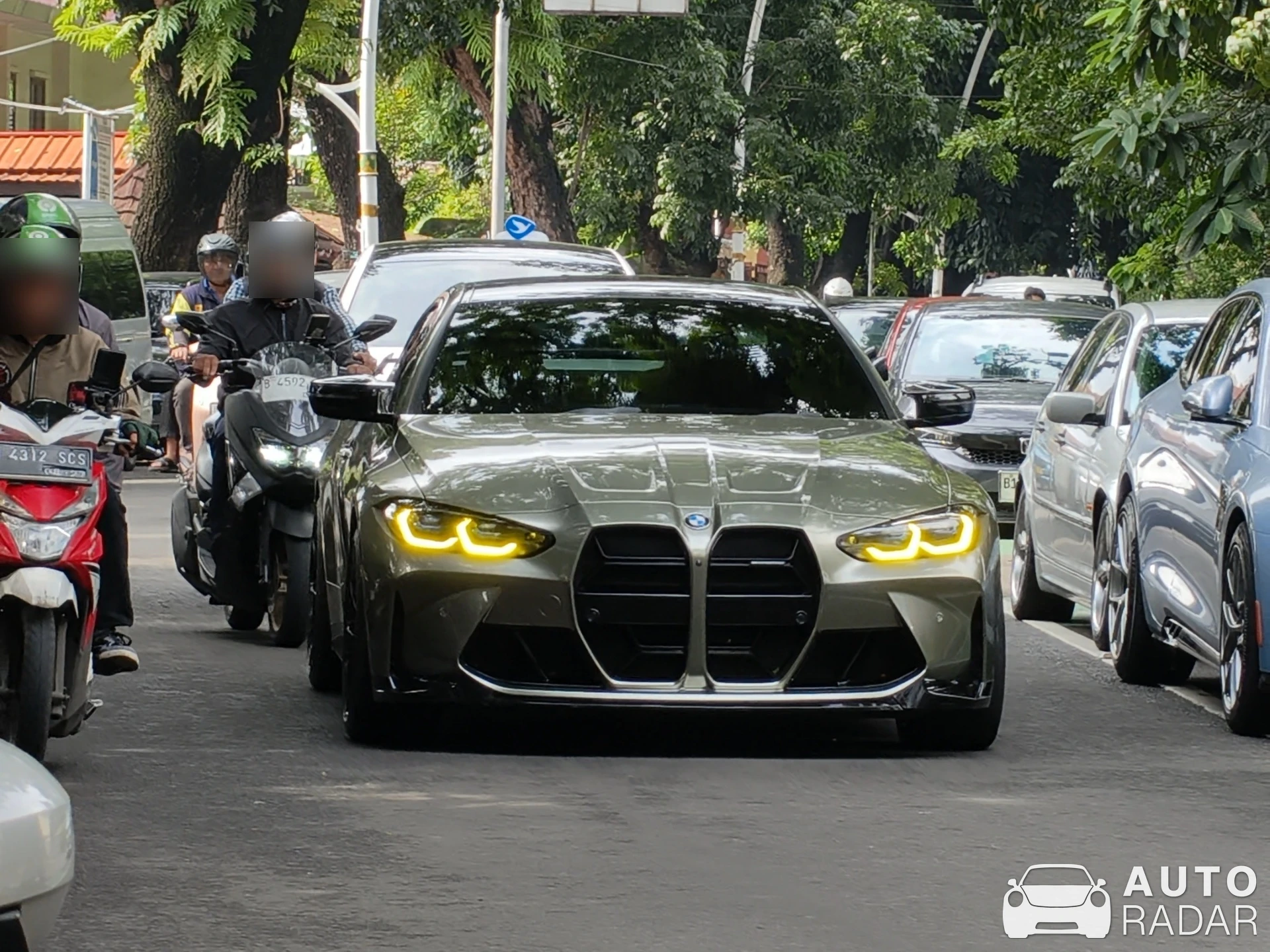 BMW M4 G82 Coupé spotted in Jakarta, Indonesia