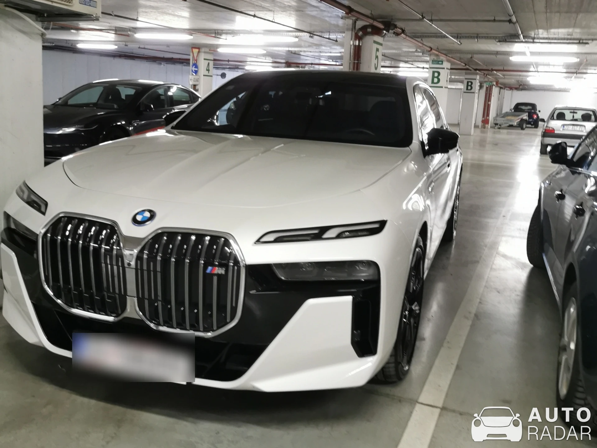 BMW M760i xDrive spotted in Biograd na Moru