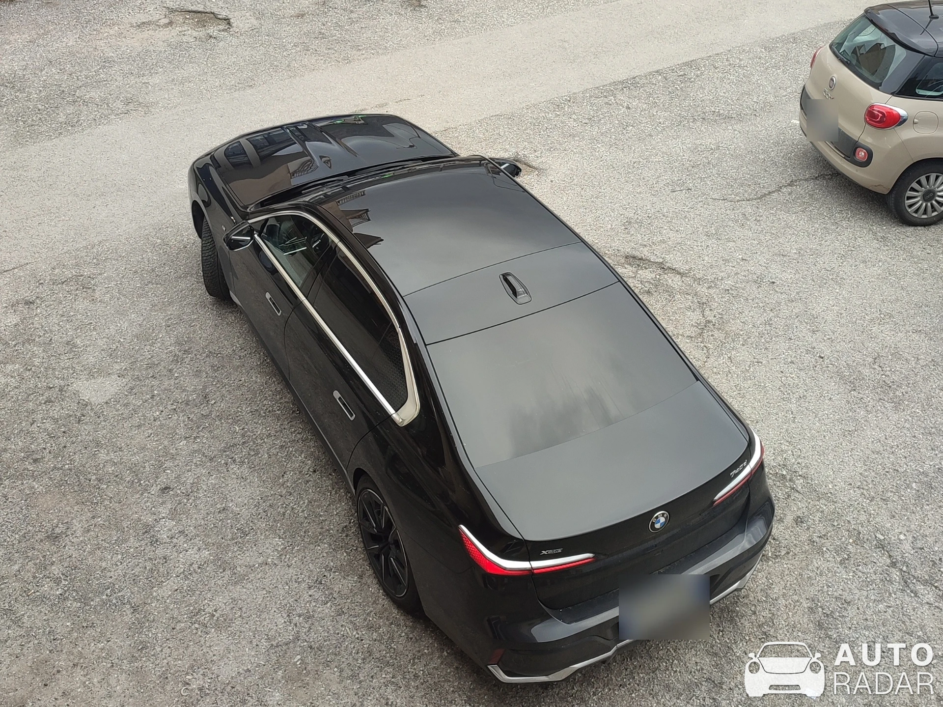 BMW M760i xDrive spotted in Sala Consilina