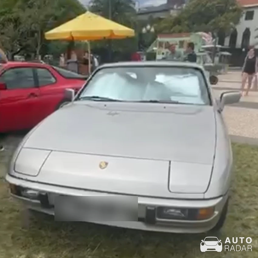 Porsche 944 spotted in Lisbon, Portugal