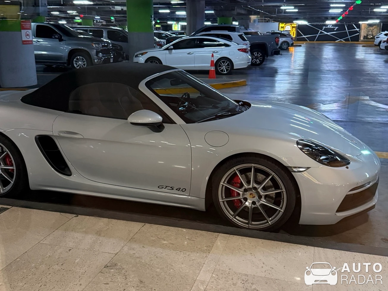 Porsche 718 Boxster GTS 4.0 spotted in Zapopan