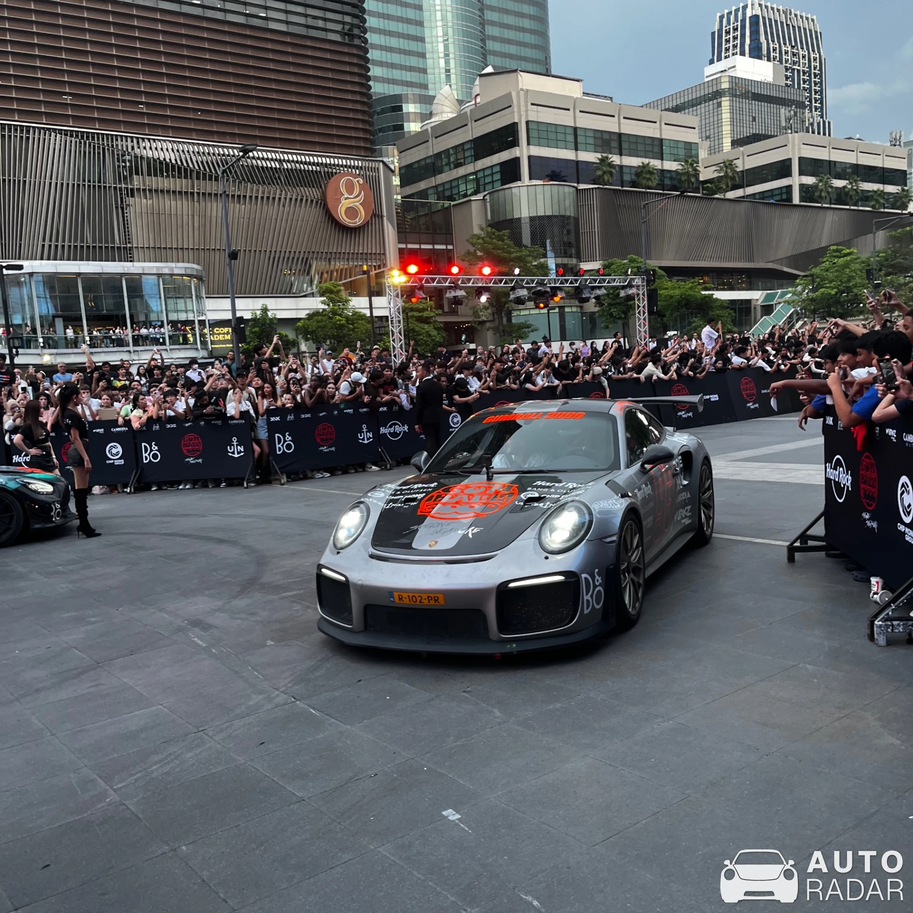 Porsche 991 GT2 RS spotted in Pathum Wan, Thailand