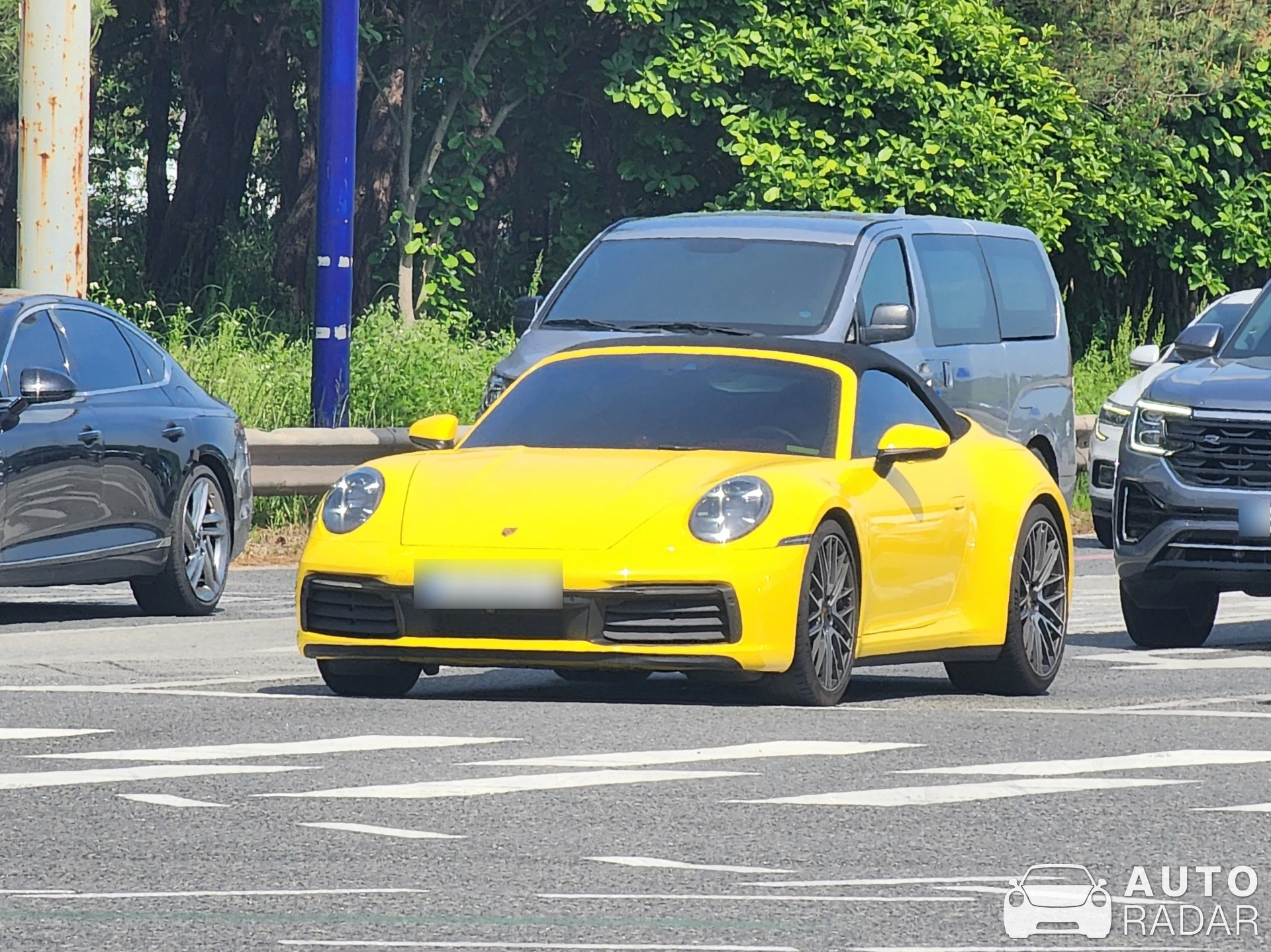 Porsche 992 Carrera Cabriolet MkI spotted in Daejeon