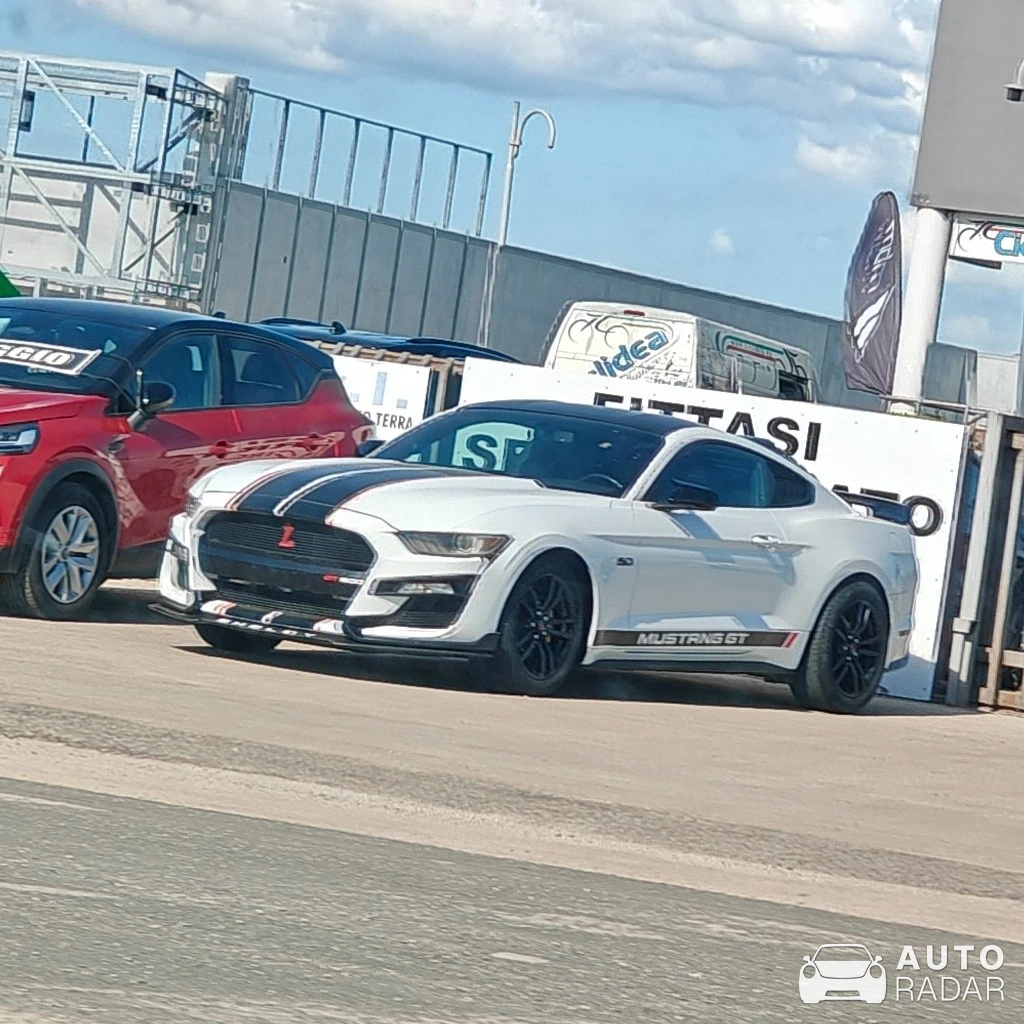 Ford Mustang Shelby GT500 spotted in Salerno