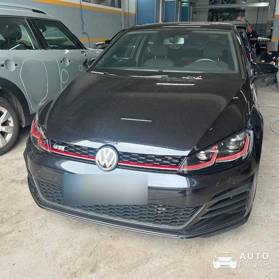 Volkswagen Golf 8.5 GTI spotted in Lisbon, Portugal