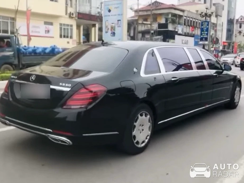 Mercedes-Maybach S 650 Pullman spotted in Thành phố Thái Nguyên
