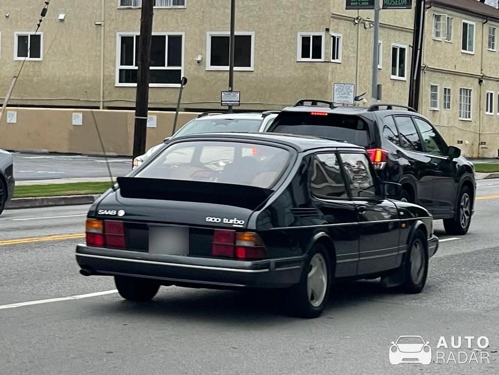 Saab 9000 Turbo spotted in Los Angeles