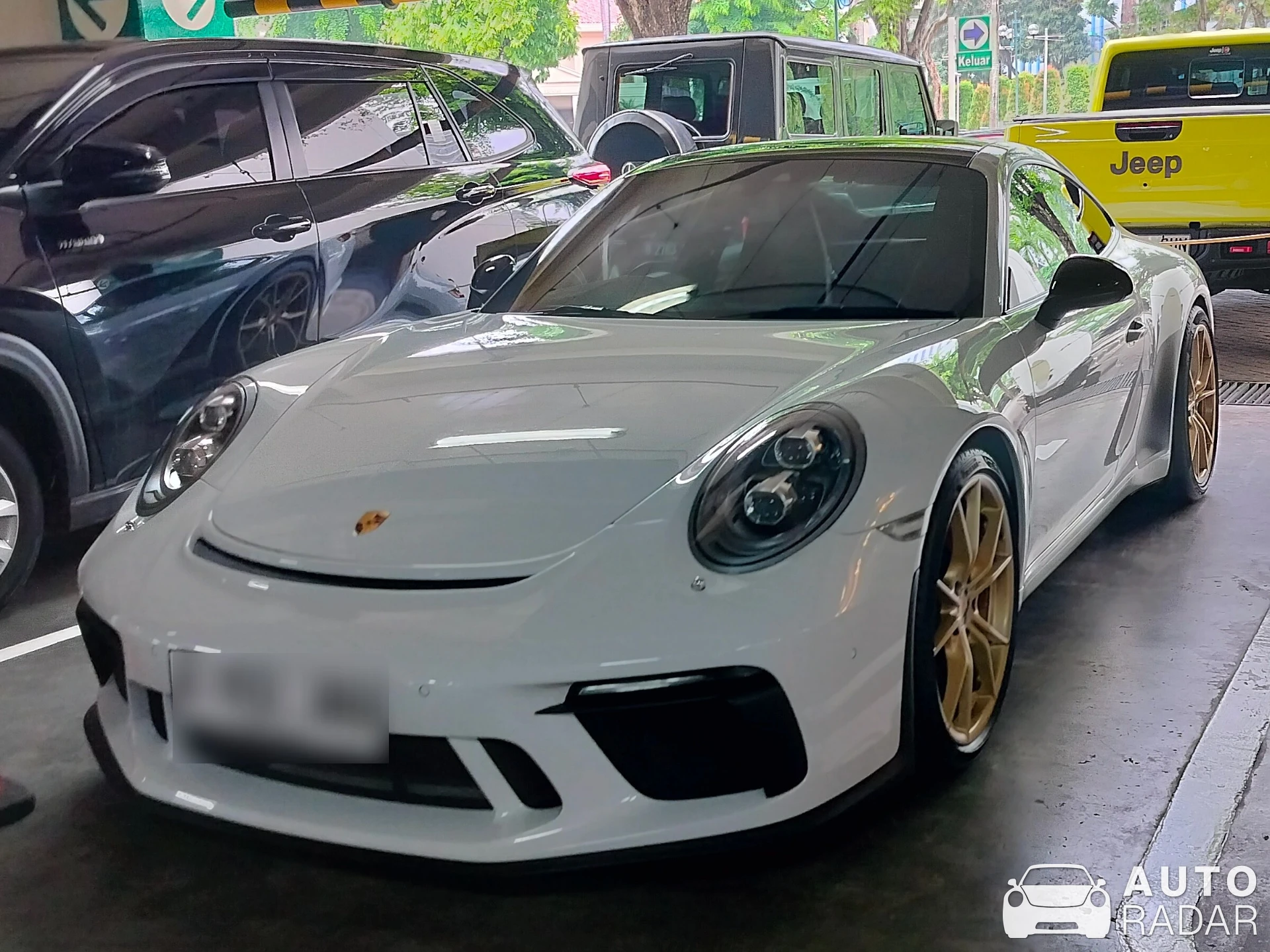 Porsche 991 Carrera S MkII spotted in Central Jakarta City, Indonesia