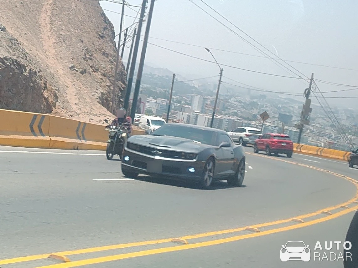 Chevrolet Camaro SS spotted in Santiago de Surco