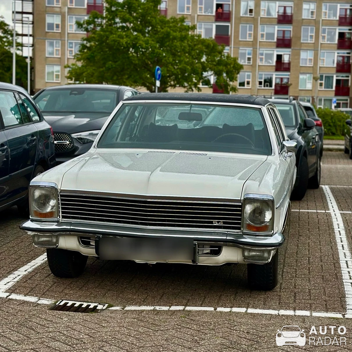 Opel Diplomat spotted in Hellevoetsluis
