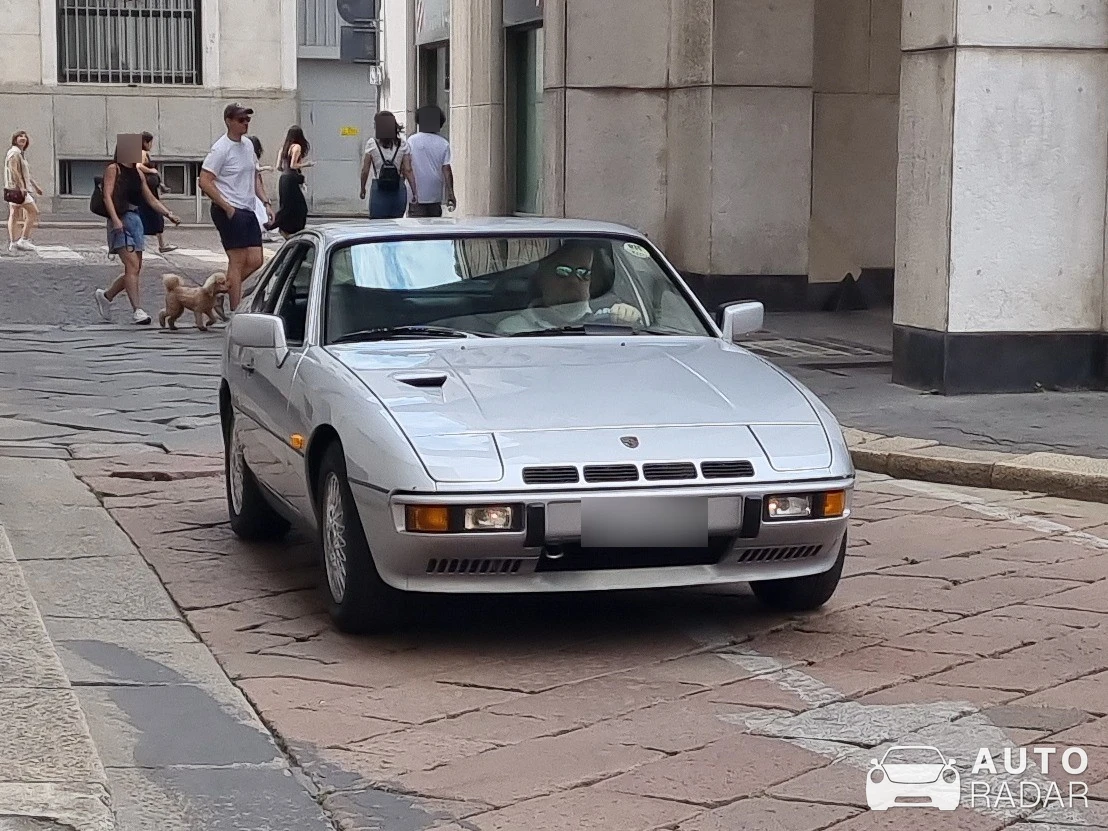 Porsche 924 Turbo spotted in Milano, Italy