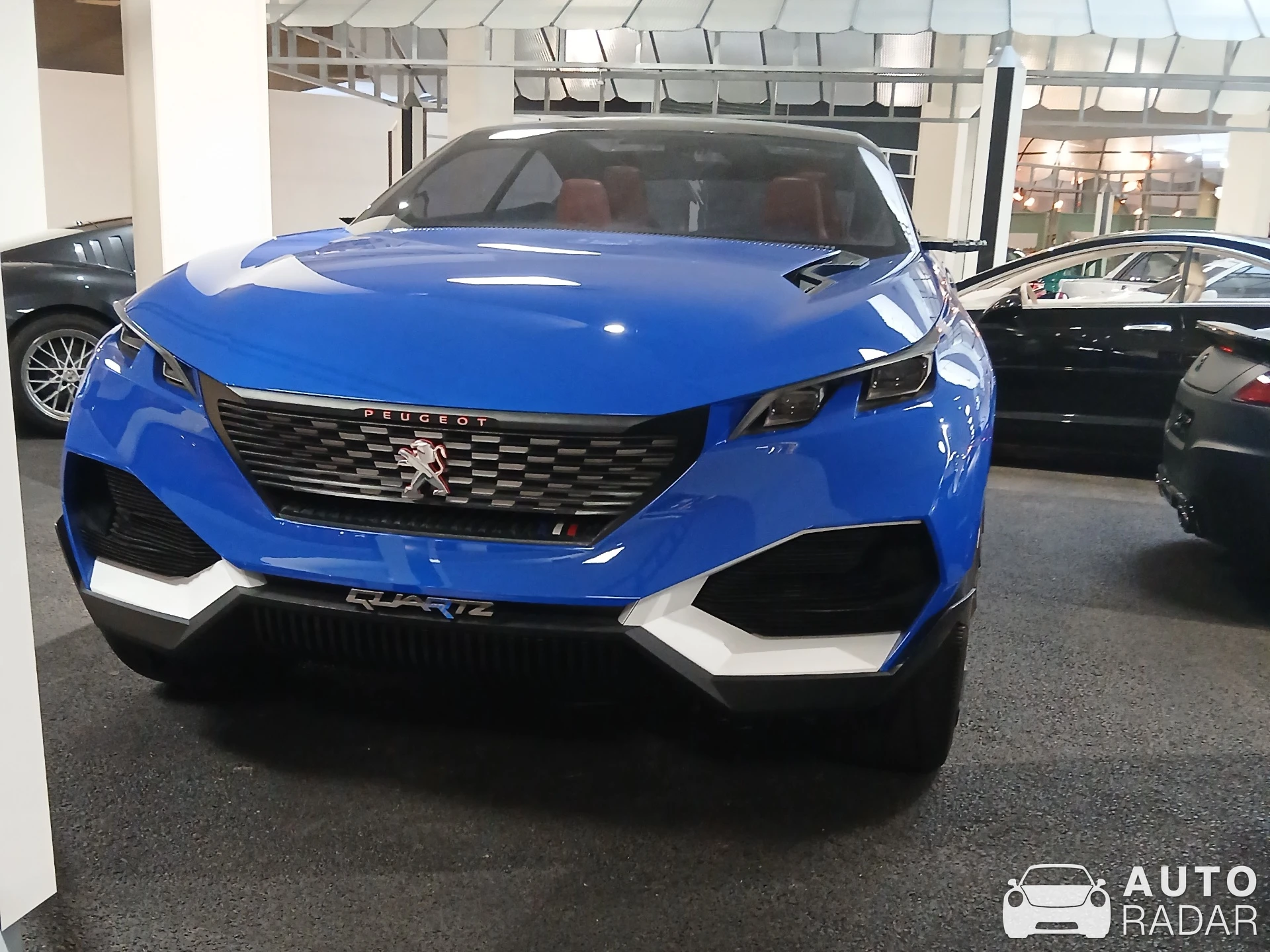 Peugeot 5008 spotted in Sochaux