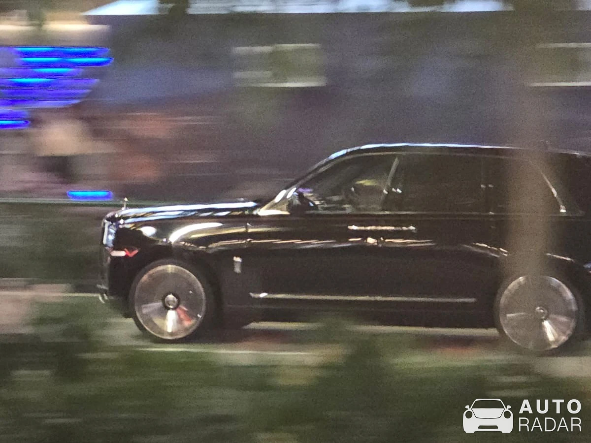 Rolls-Royce Cullinan spotted in Singapore, Singapore