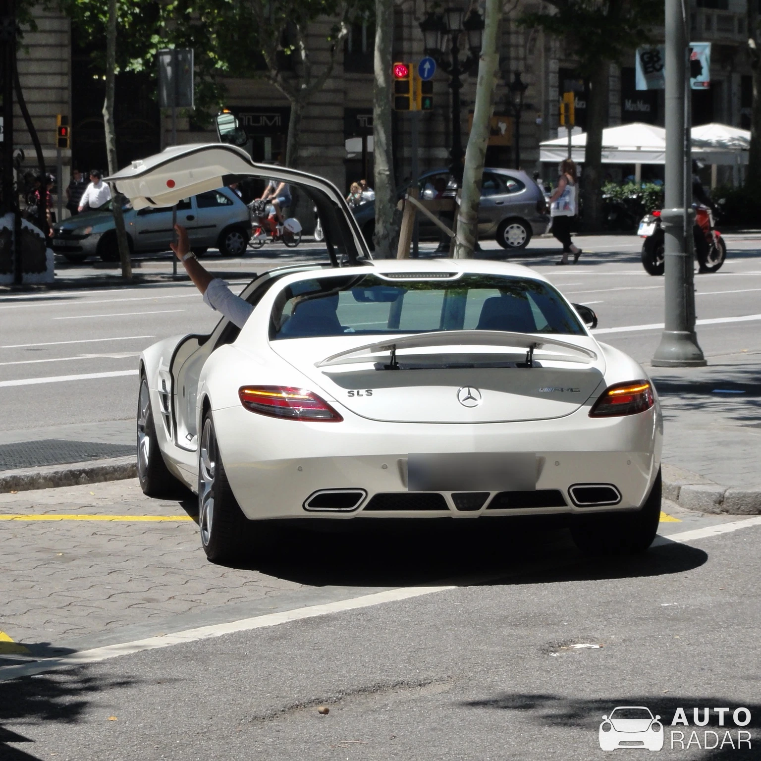 Mercedes-Benz SLS AMG spotted in Barcelona, Spanje
