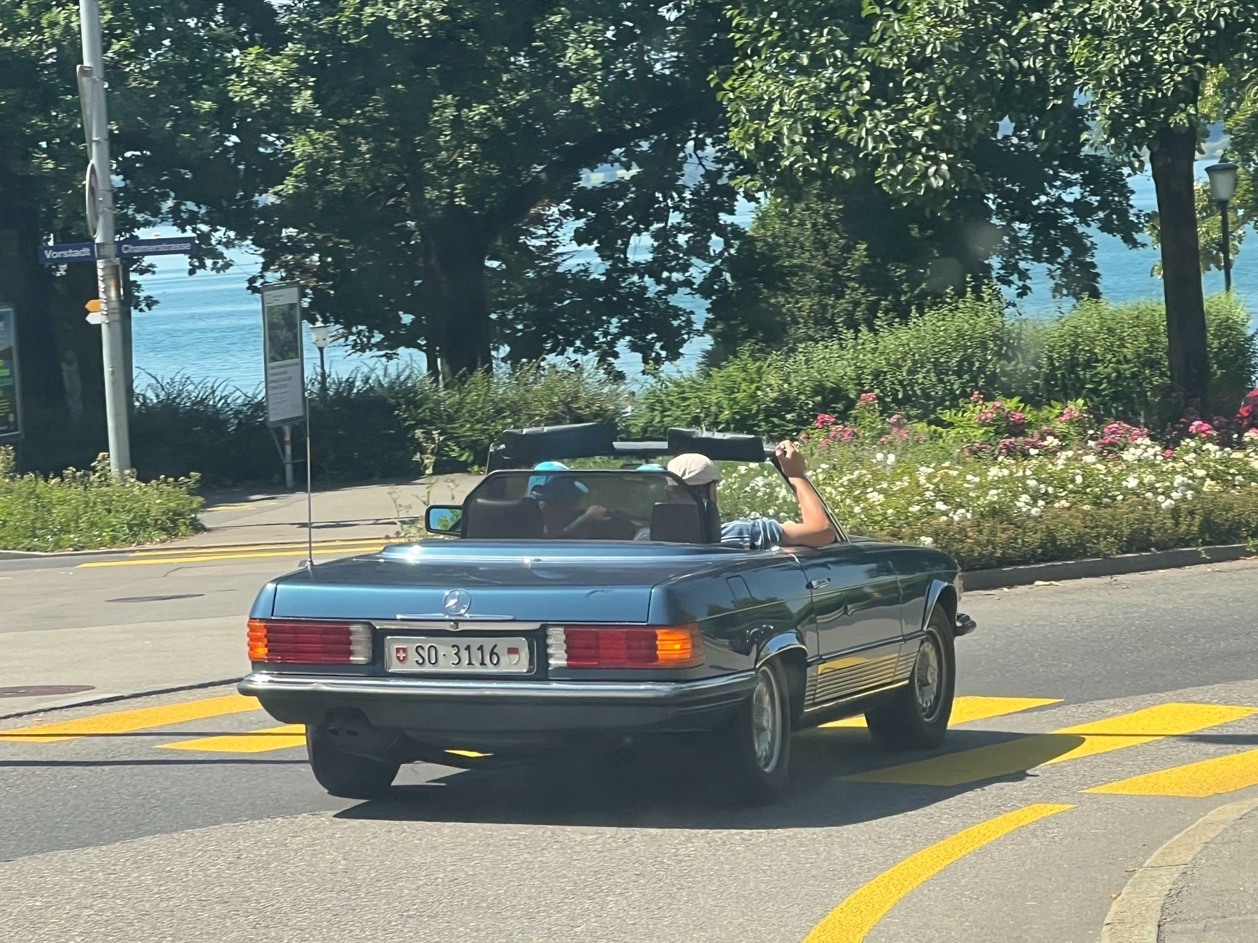 Mercedes-Benz SL 380 R107