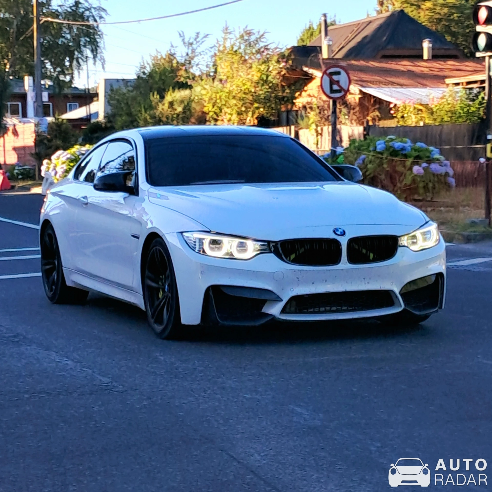 BMW M4 F82 Coupé spotted in Villarrica, Chile