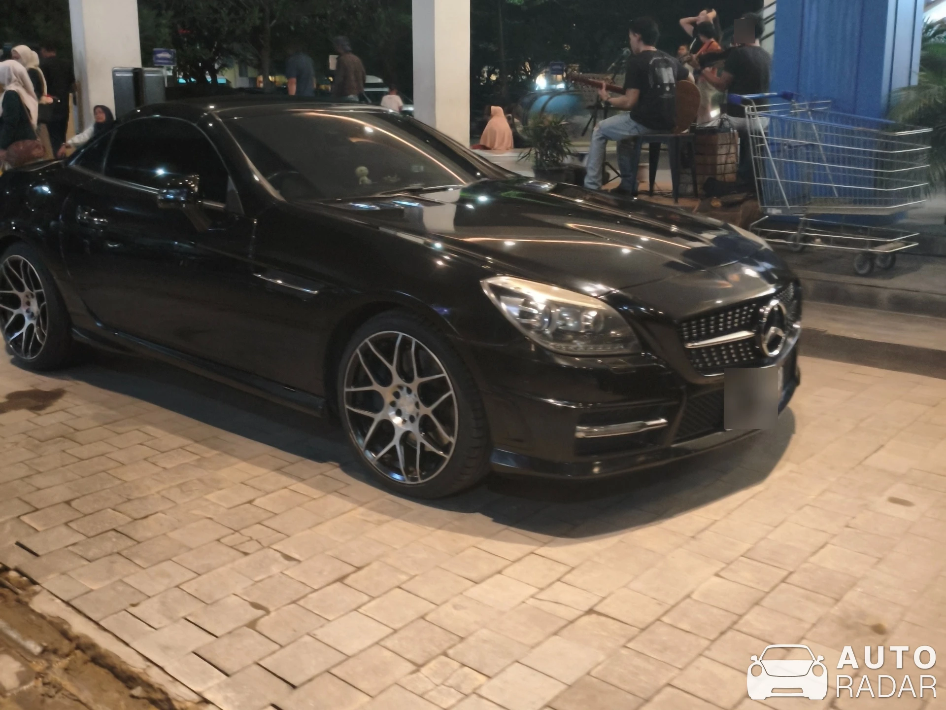 Mercedes-Benz SLK 200K spotted in Cirebon