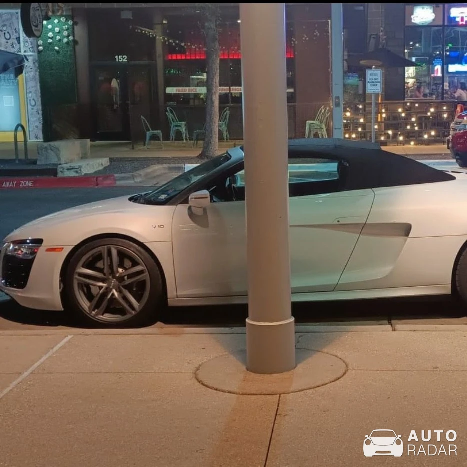 Audi R8 V10 Spyder spotted in Sarıyer, Türkiye