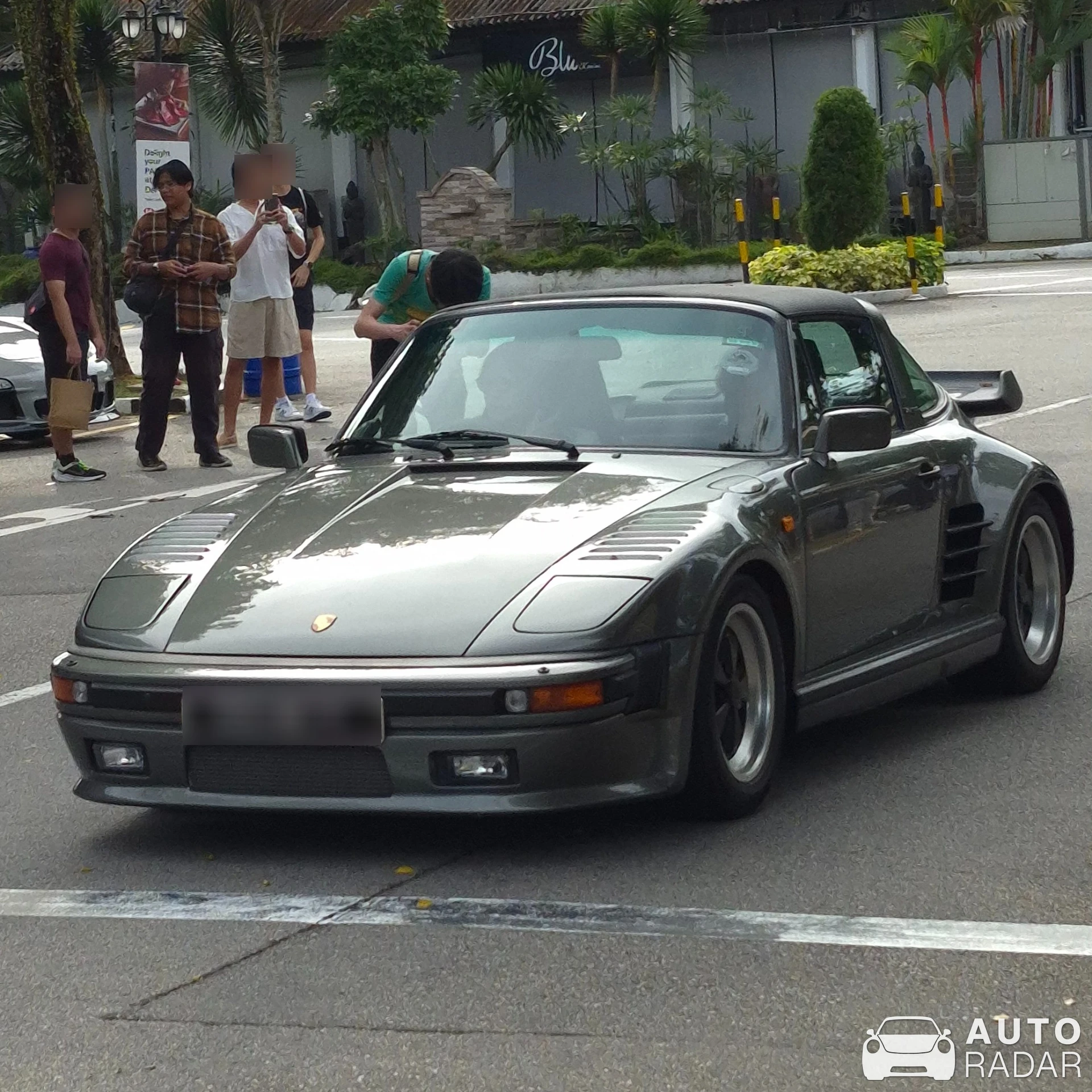Porsche 930 Turbo Flachbau Targa spotted in Singapore