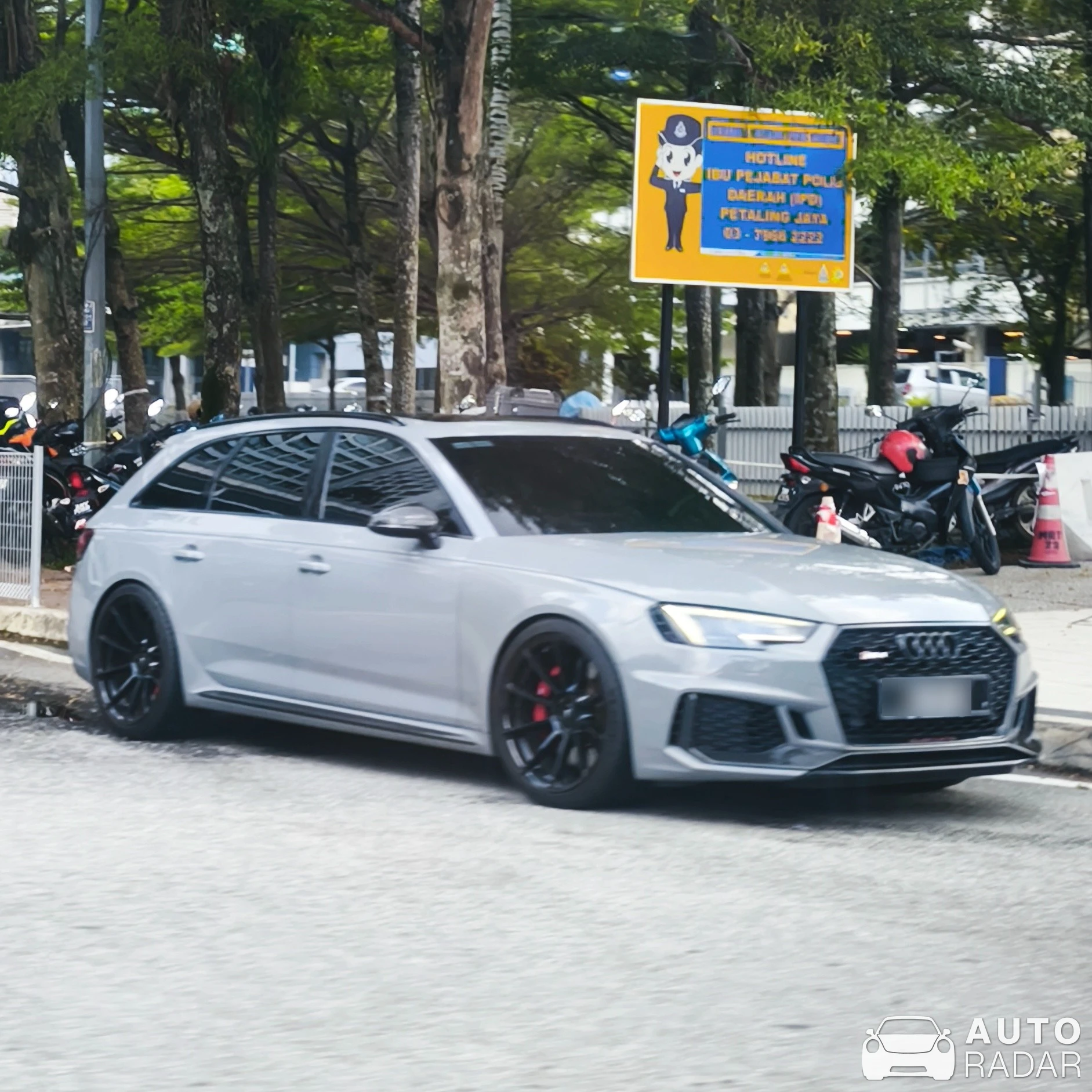 Audi RS4 Avant B9 spotted in Petaling Jaya, Malaysia
