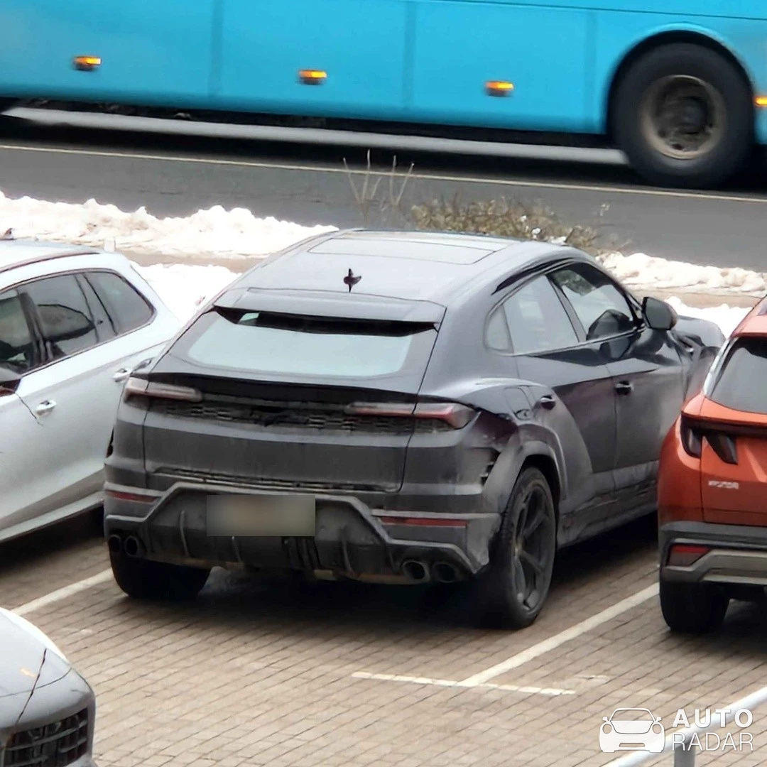 Lamborghini Urus SE spotted in Ljubljana, Slovenia