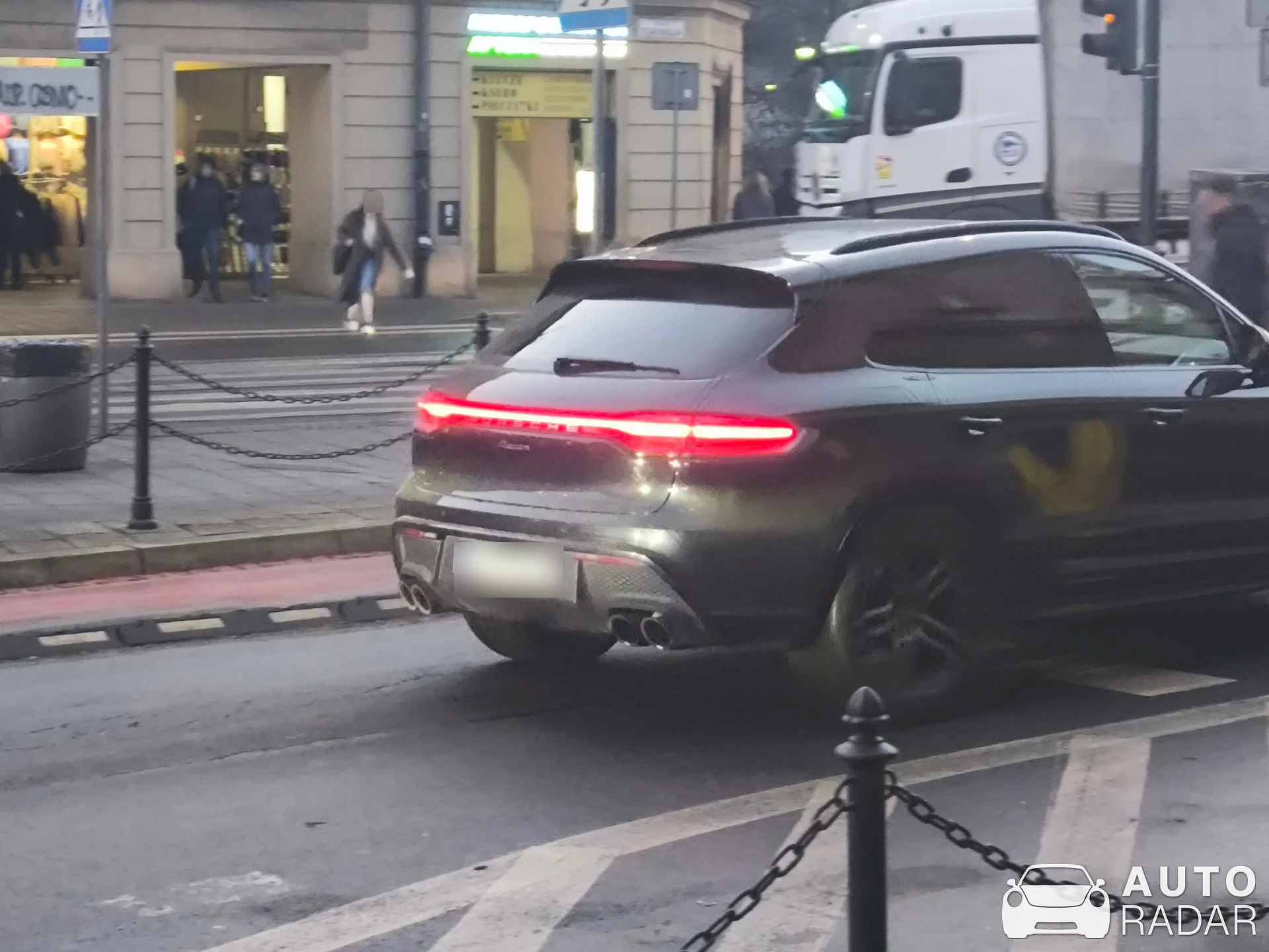 Porsche Macan spotted in Kraków, Pologne