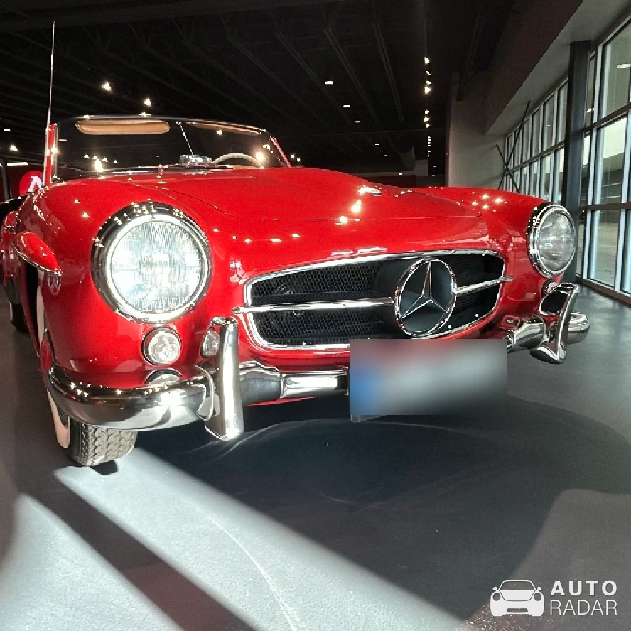 Mercedes-Benz 190 SL spotted in Merriam, United States