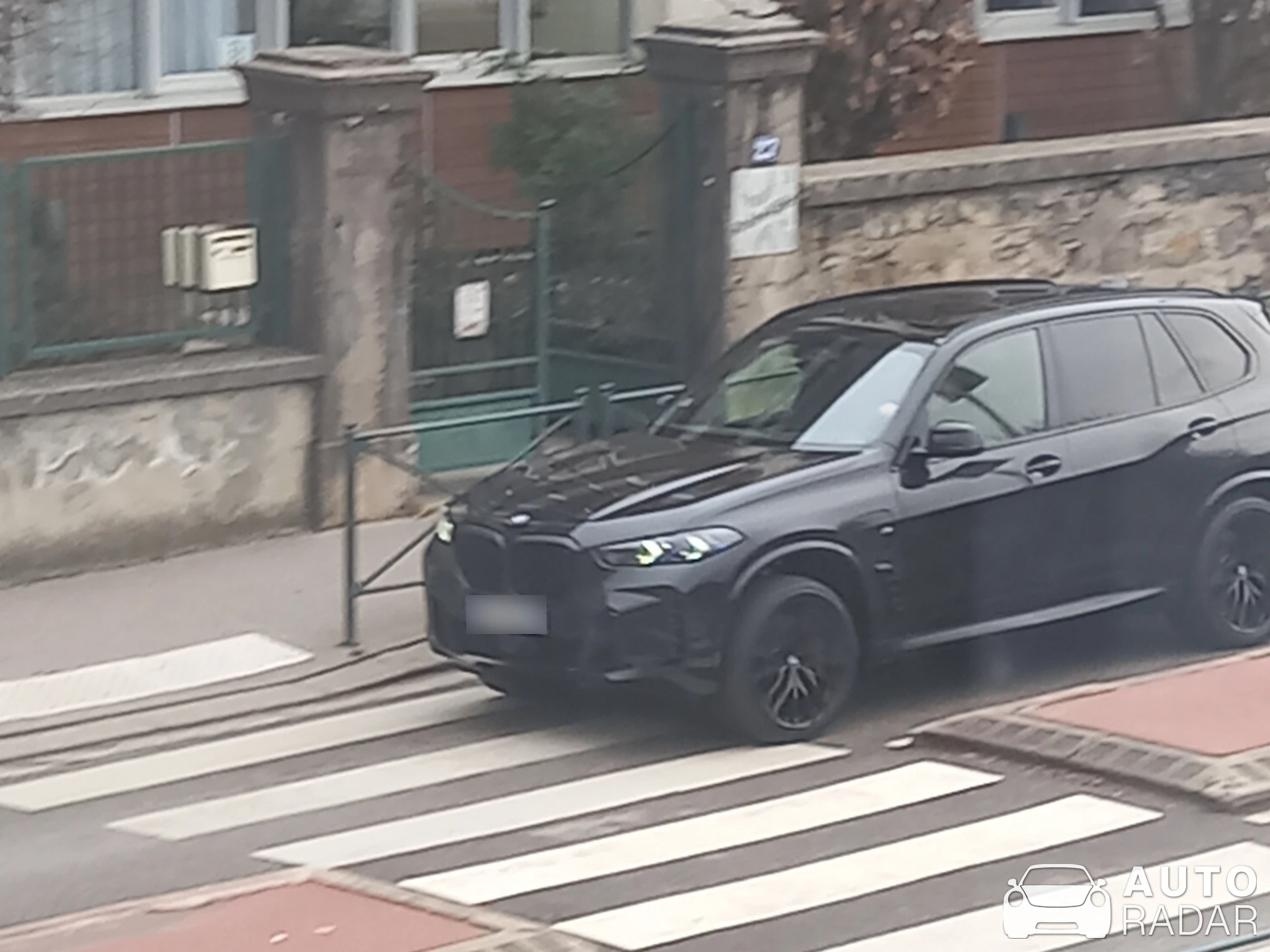 BMW X5 M F95 Competition spotted in Annecy, France