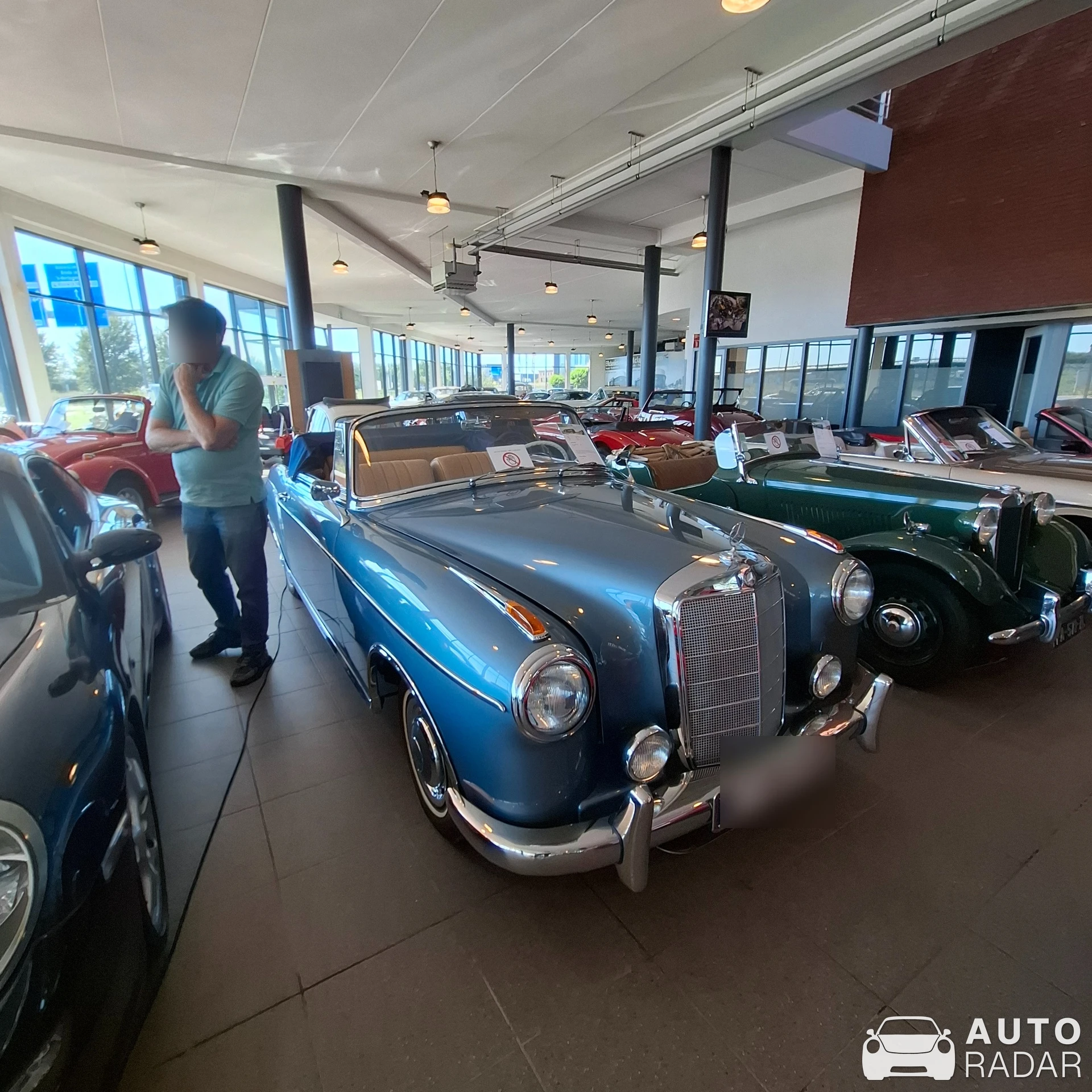 Mercedes-Benz 220 S Ponton Cabriolet W128 spotted in Waalwijk