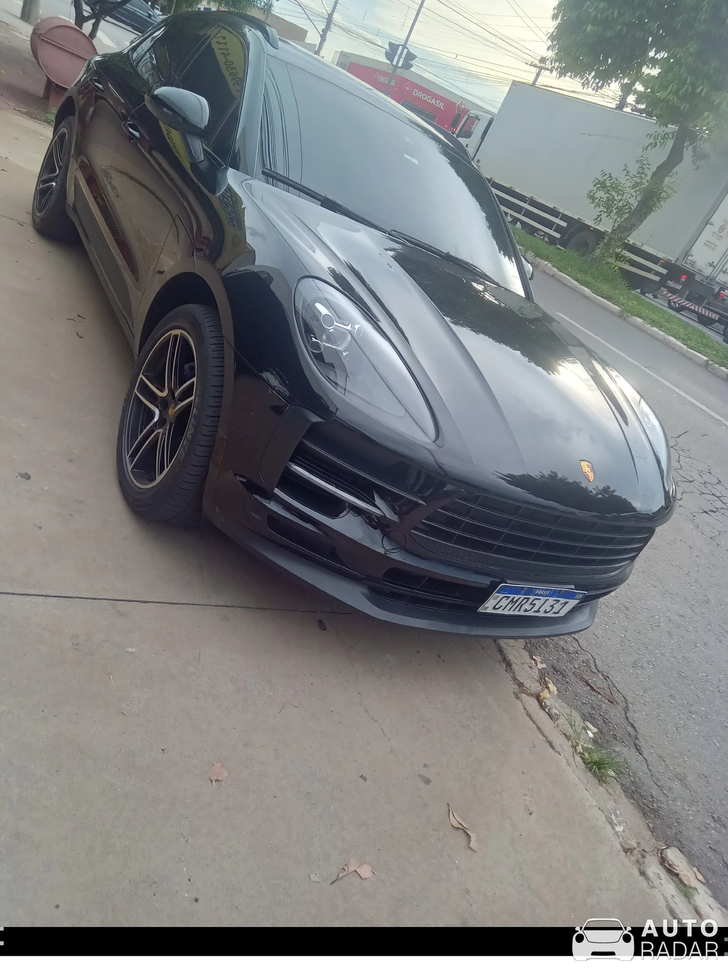 Porsche Macan spotted in Goiânia