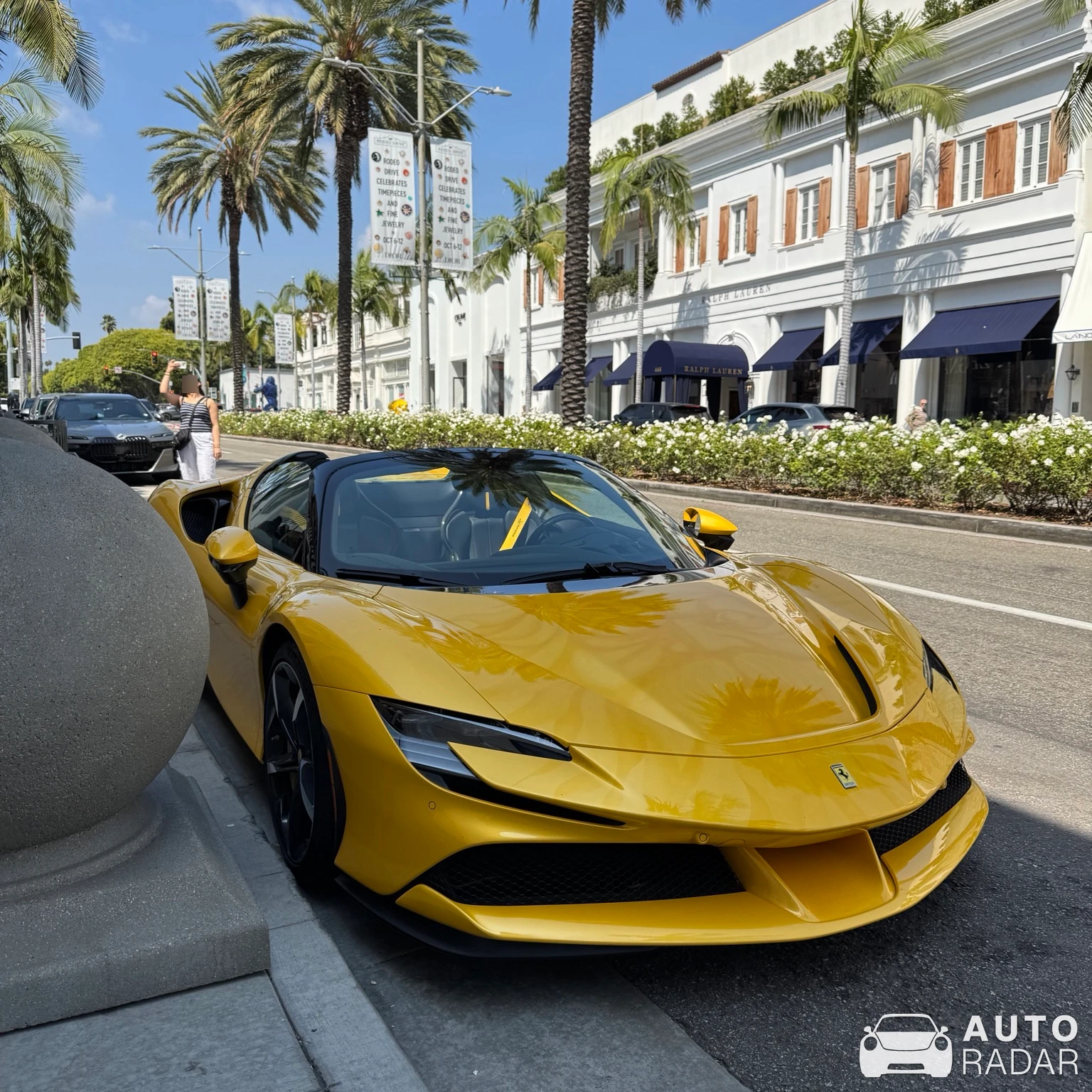 Ferrari SF90 Spider spotted in Beverly Hills, Соединенные Штаты Америки