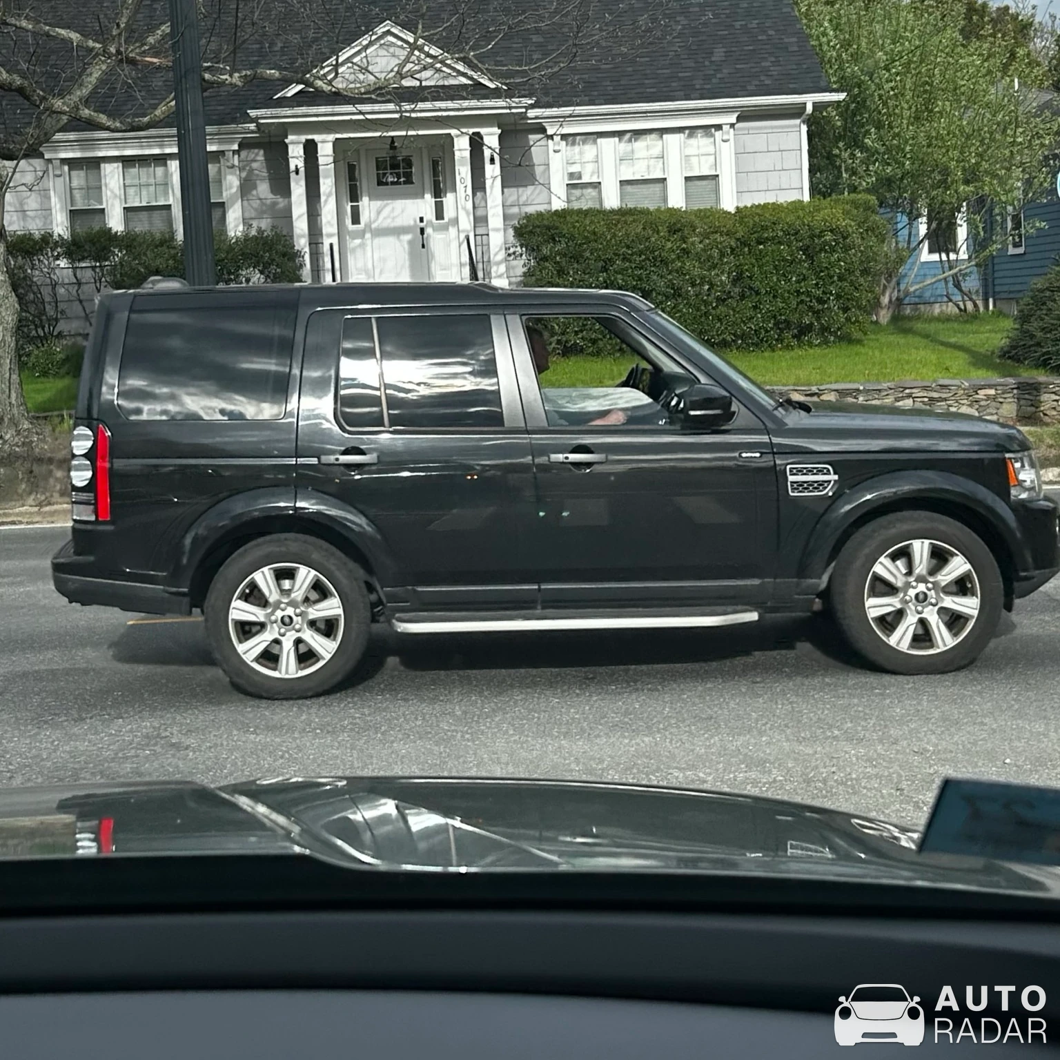 Land Rover Discovery spotted in Bristol