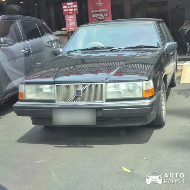 Volvo 960 spotted in Jakarta