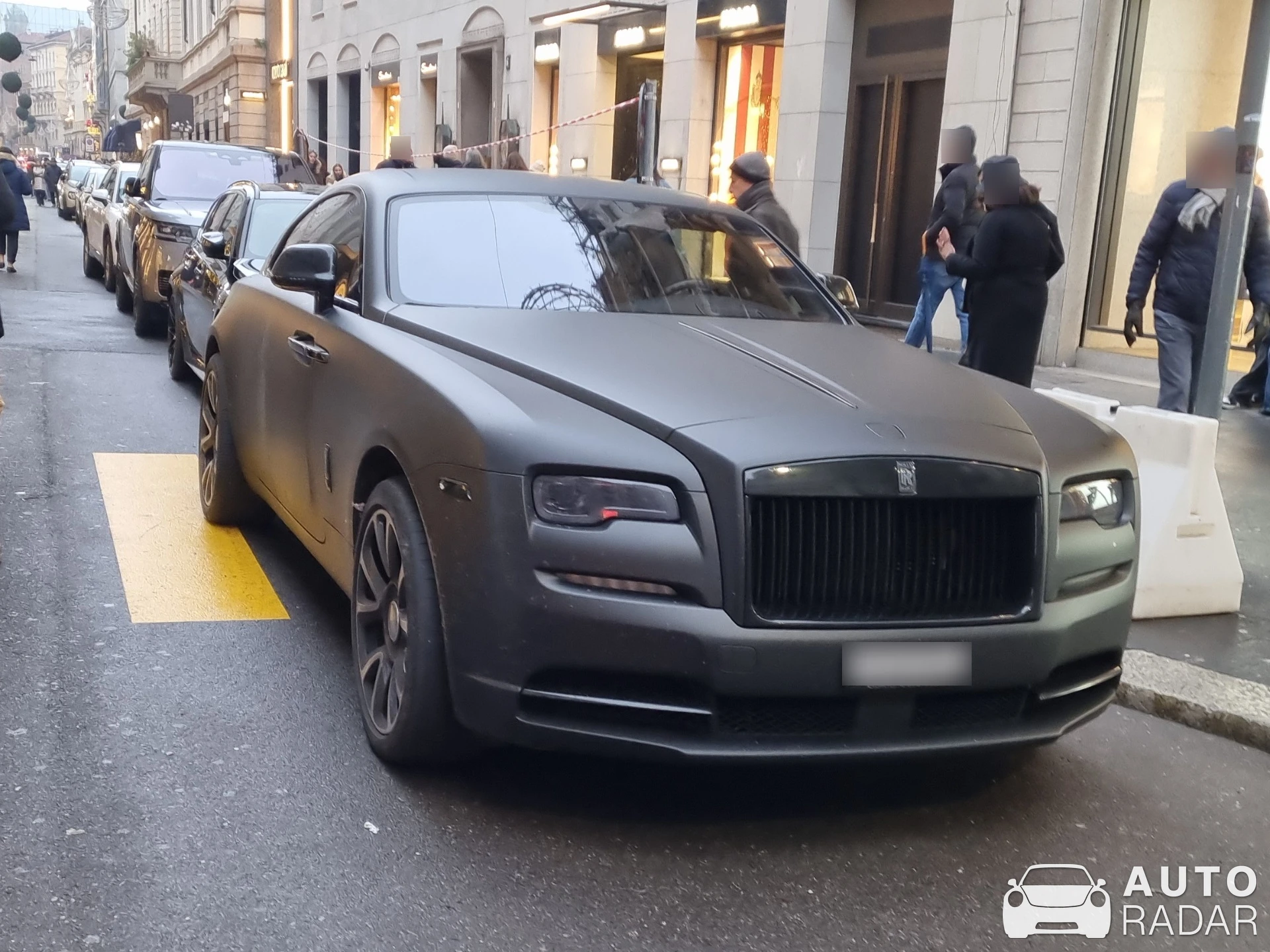 Rolls-Royce Wraith spotted in Milano, Italia