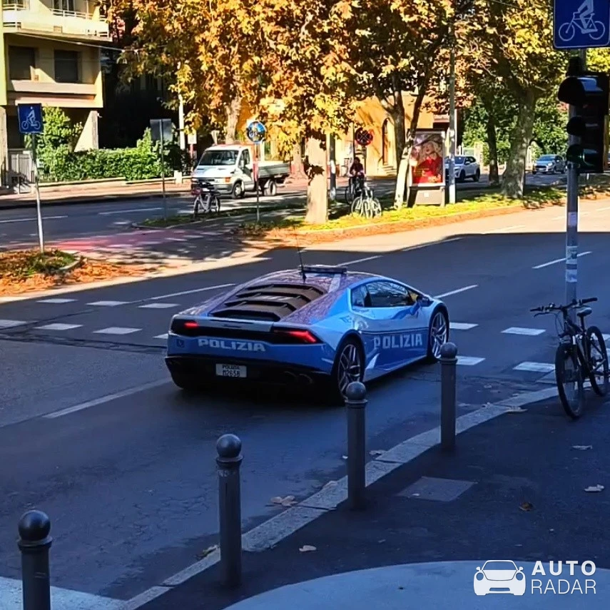 Lamborghini Huracán LP610-4 Polizia spotted in Bologna