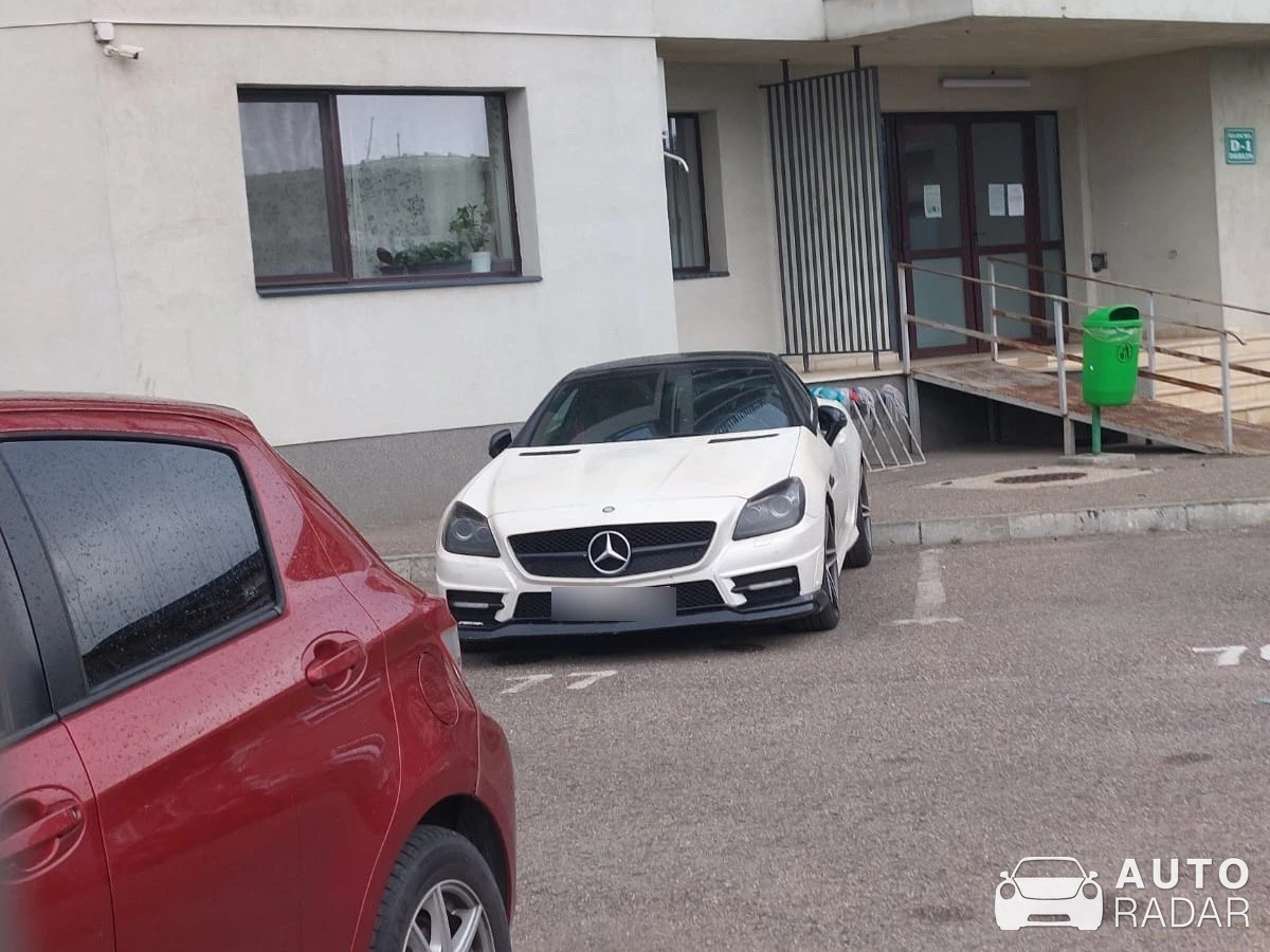 Mercedes-AMG SLC 43 R172 spotted in Buzău