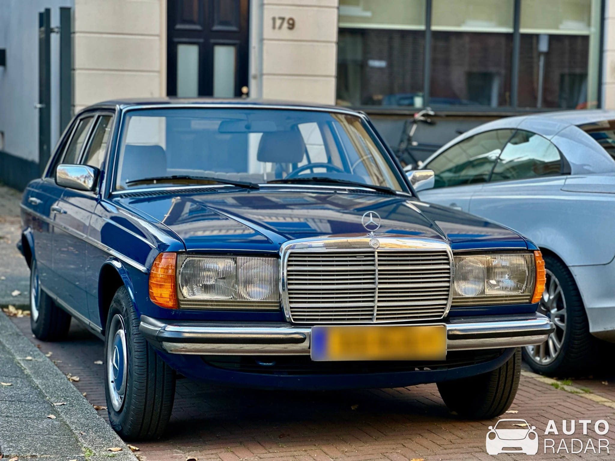 Mercedes-Benz 200E W123 spotted in Rotterdam