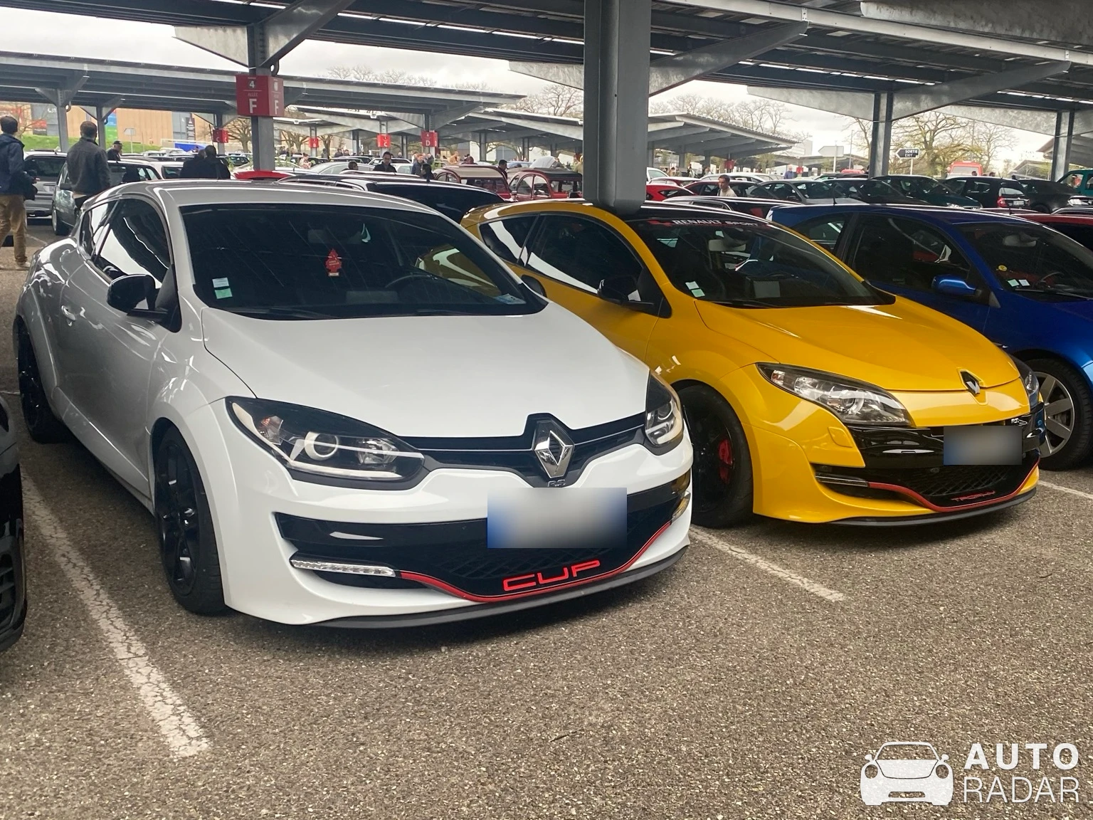 Renault Clio 3 Cup spotted in Avignon