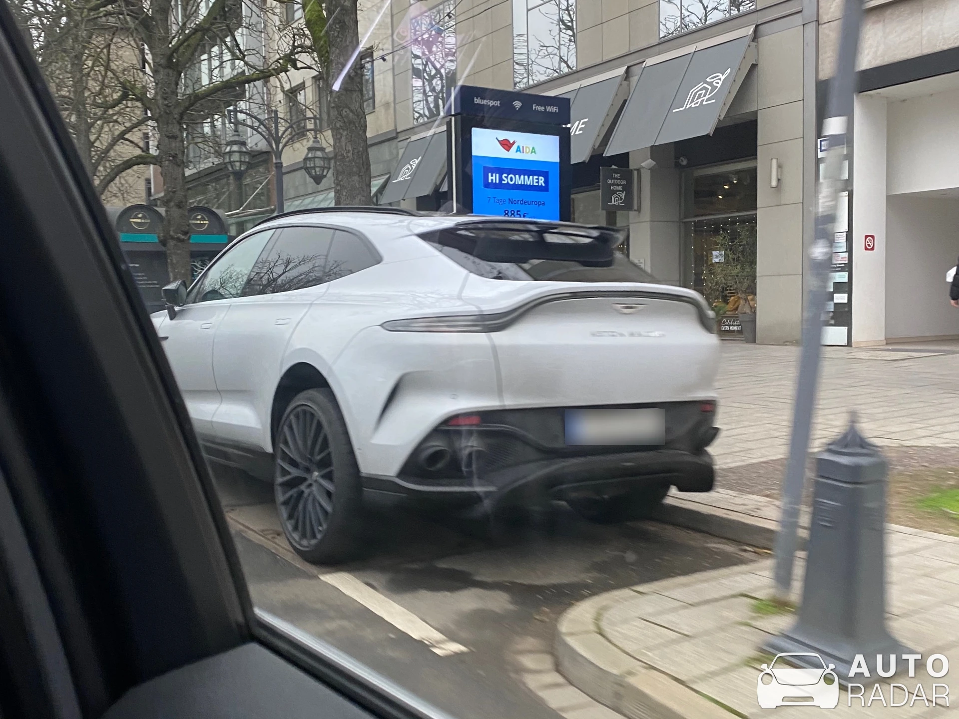 Aston Martin DBX707 spotted in Düsseldorf, Deutschland